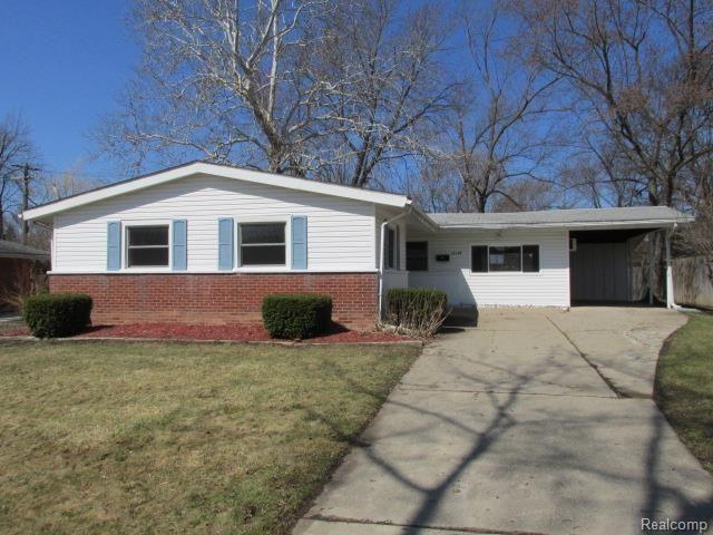 front view picture of 29145 Candlewood Ln, Southfield, MI. 48076