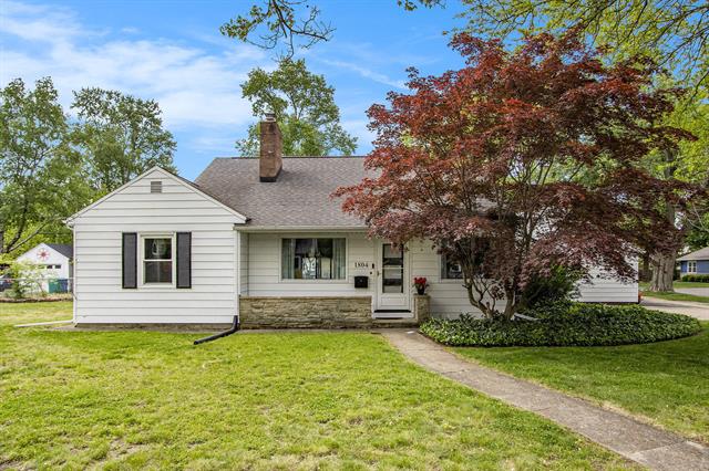 front view picture of 1804 Lakeway Avenue, Kalamazoo, MI. 49001