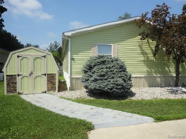 front view picture of 141 Concord, Adrian, MI. 49221