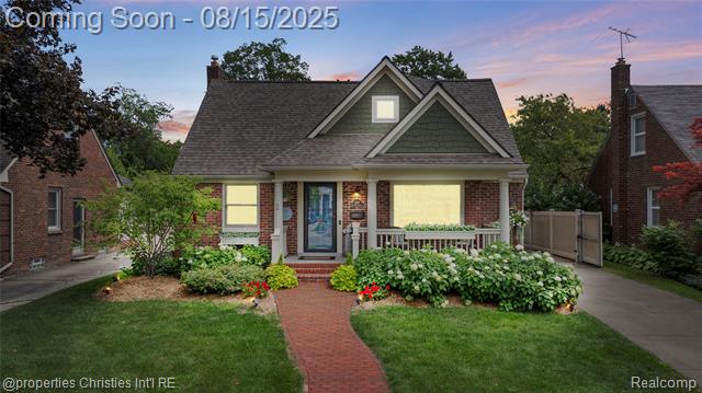 front view picture of 1608 N Pleasant St, Royal Oak, MI. 48067