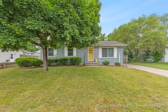 front view picture of 3639 Goodmansw  Avenue, Wyoming, MI. 49519