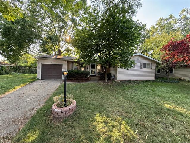front view picture of 1683 Herrick Avene , Grand Rapids, MI. 49505