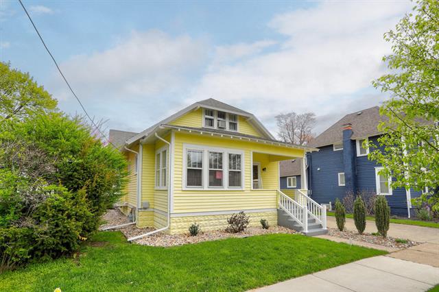 front view picture of 225 Van Buren, South Haven, MI. 49090