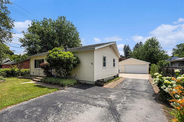 front view picture of 1109 Goguacw  Street, Battle Creek, MI. 49015