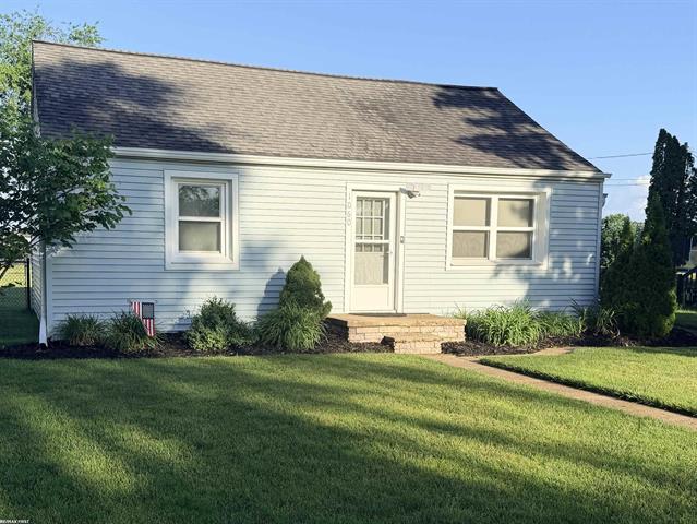 front view picture of 1060 S Kalamazoo, Marshall, MI. 49068