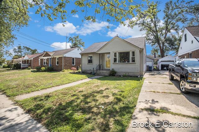 front view picture of 2832 Westland Road, Muskegon, MI. 49441