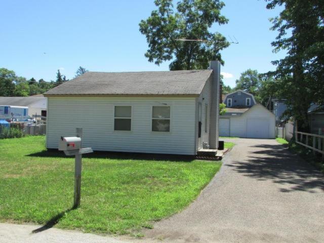 front view picture of 317 Russell Street, Allegan, MI. 49010