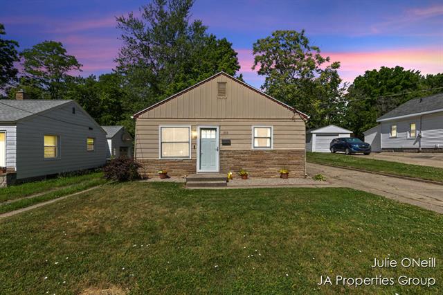 front view picture of 1035 Easternne  Avenue, Grand Rapids, MI. 49503