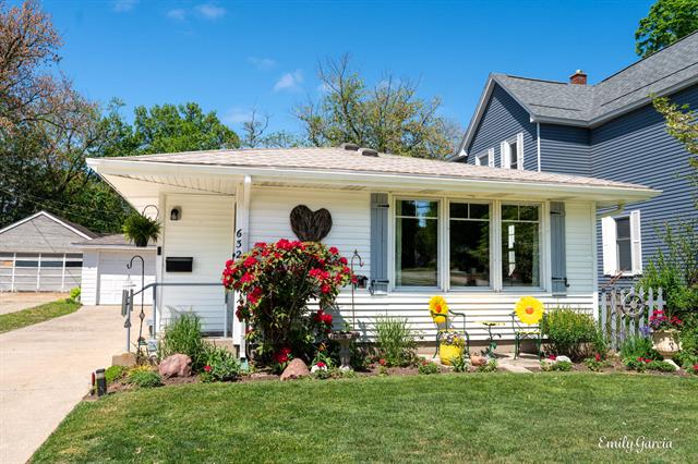 front view picture of 632 Central Avenue, Holland, MI. 49423