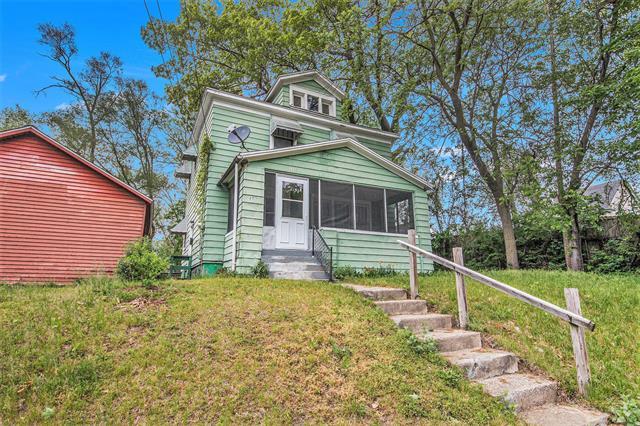 front view picture of 415 Cutlersw  Street, Grand Rapids, MI. 49507