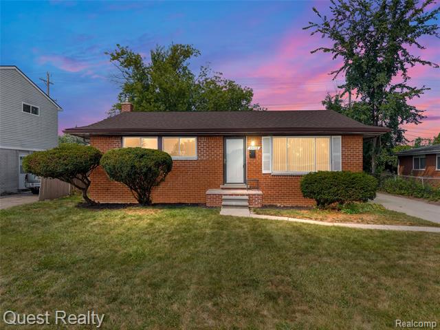 front view picture of 29439 Everett St, Southfield, MI. 48076