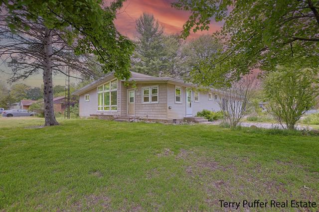front view picture of 2576 Vine Avenue, Muskegon, MI. 49442