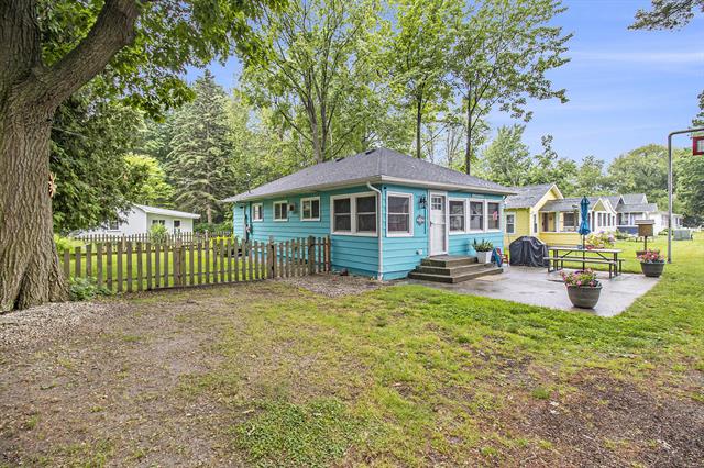 front view picture of 3181 N Lakeshore Drive, Ludington, MI. 49431