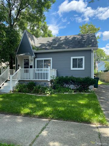 front view picture of 3744 Oakshire Ave, Berkley, MI. 48072