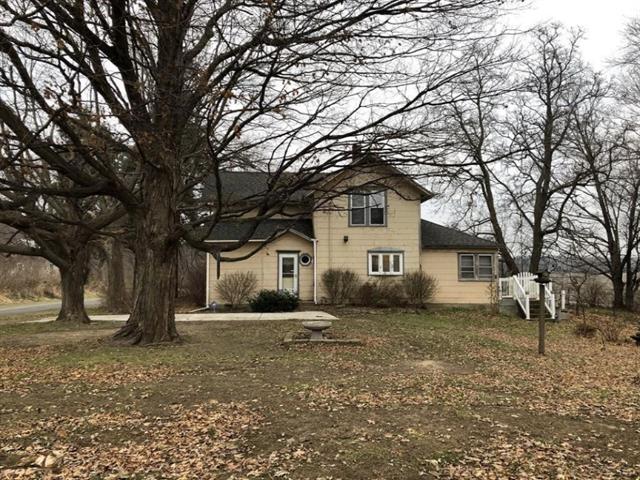 front view picture of 1113 68Th Street, South Haven, MI. 49090
