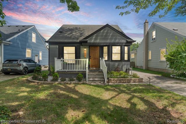 front view picture of 1830 Ardmore Ave, Royal Oak, MI. 48073