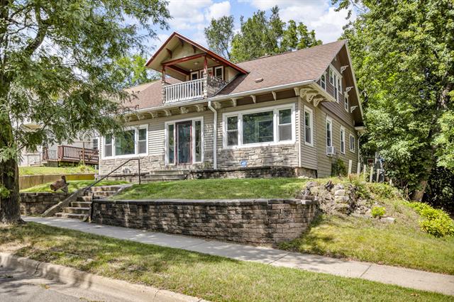 front view picture of 308 W Ganson Street, Jackson, MI. 49201