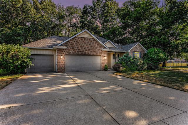 front view picture of 2140 Austin Shores Avenue, Portage, MI. 49002