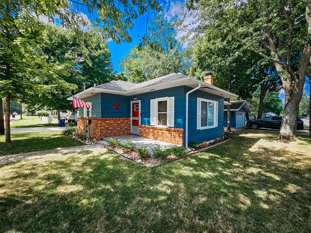 front view picture of 58 Salem St, Hillsdale, MI. 49242