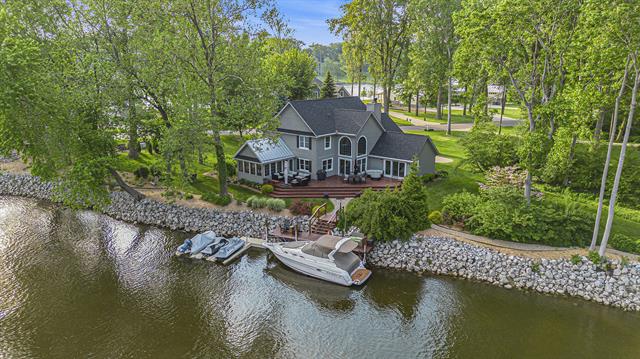 front view picture of 1415 Blackhawk Trail, Benton Harbor, MI. 49022