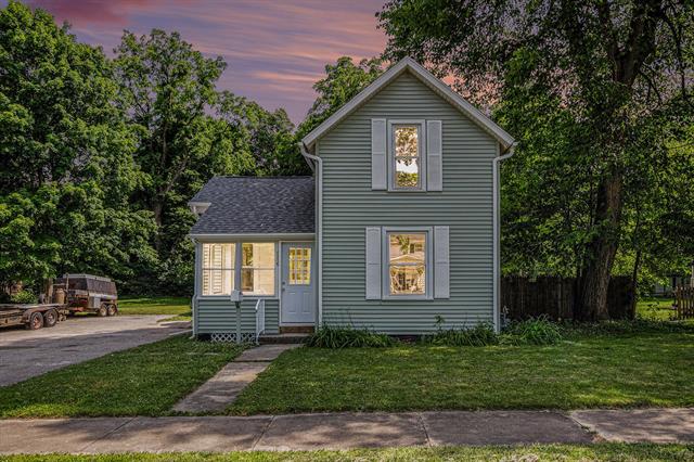 front view picture of 556 Union Street, Niles, MI. 49120