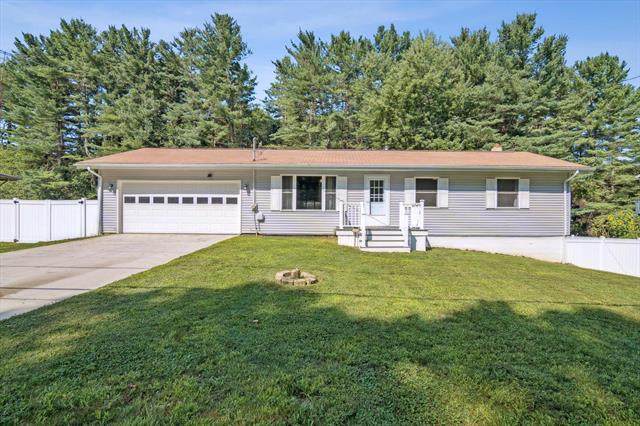 front view picture of 2926 S Sandstone Road, Jackson, MI. 49201