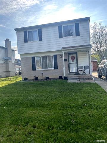 front view picture of 29512 Brentwood St, Southfield, MI. 48076
