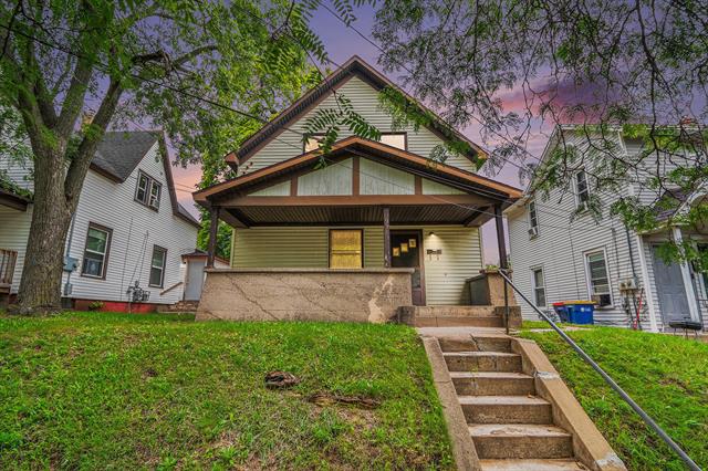 front view picture of 937 Humboltse  Street, Grand Rapids, MI. 49507