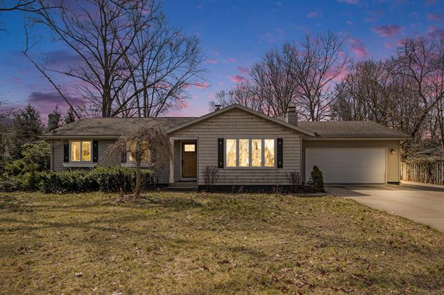 front view picture of 59650 Whitewood Drive, Mattawan, MI. 49071