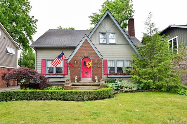front view picture of 1719 Sycamore Ave, Royal Oak, MI. 48073
