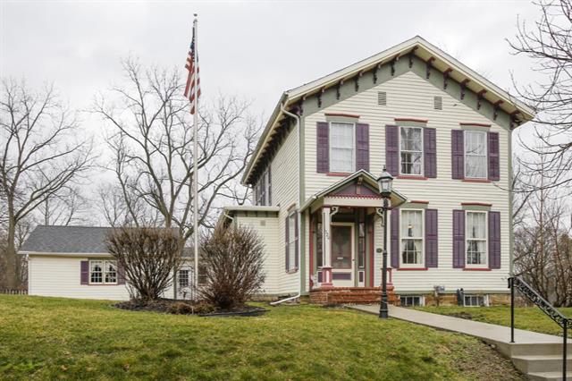 front view picture of 320 N Division, Marshall, MI. 49068