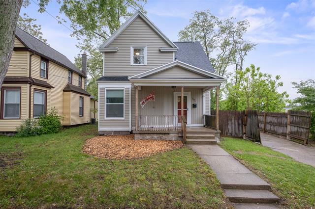 front view picture of 1645 Collegese  Avenue, Grand Rapids, MI. 49507