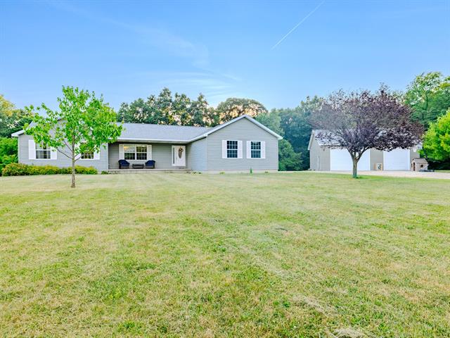 front view picture of 11231 Prairie Ridge Drive, Middleville, MI. 49333