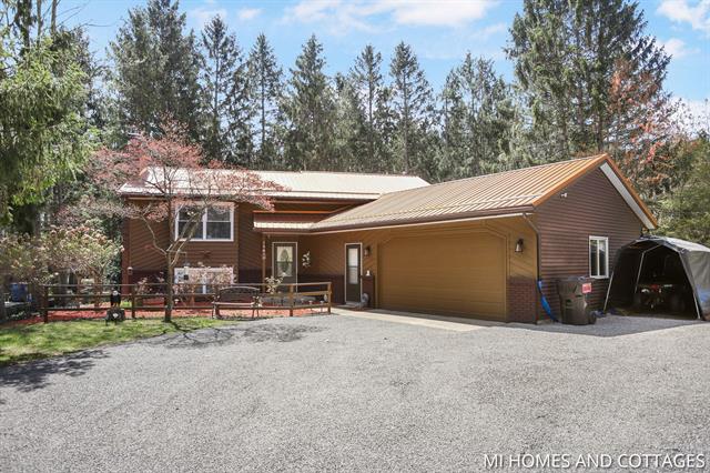 front view picture of 15810 Ryan Drive, Holland, MI. 49424