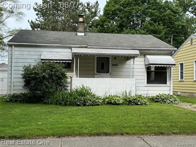front view picture of 27637 Dartmouth St, Madison Heights, MI. 48071