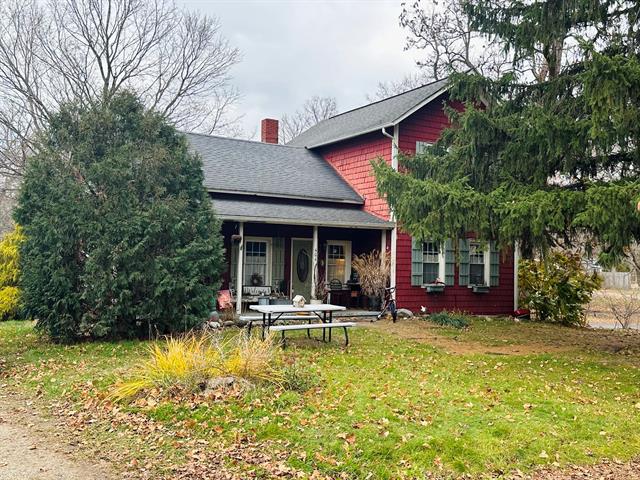 front view picture of 404 Ellen Street, Union City, MI. 49094