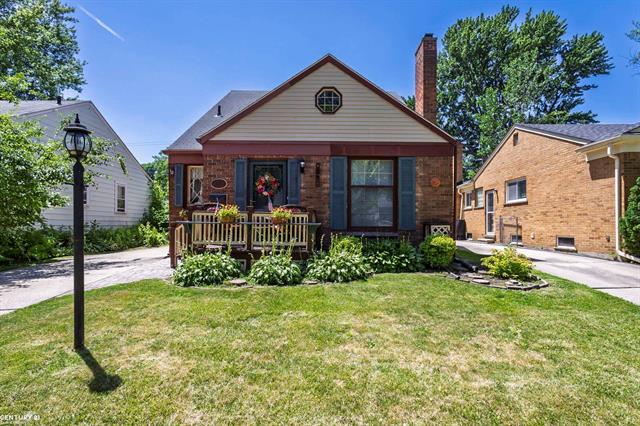 front view picture of 905 Maplegrove Ave, Royal Oak, MI. 48067