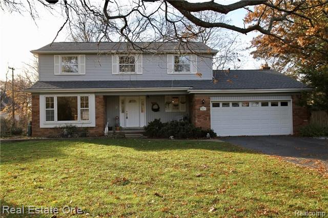 front view picture of 28671 Greencastle Rd, Farmington, MI. 48334