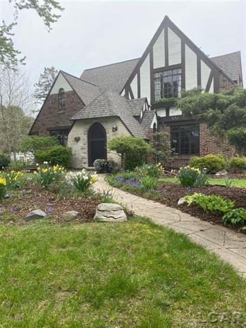 front view picture of 106 Country Club Blvd, Battle Creek, MI. 49015