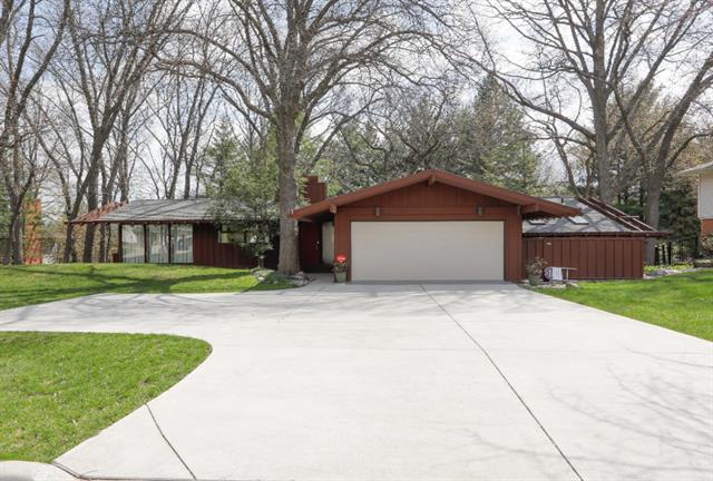 front view picture of 2115 Aberdeen Drive, Kalamazoo, MI. 49008