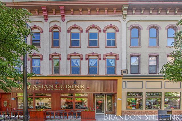 front view picture of 56 Monroe Centernw  Street, Grand Rapids, MI. 49503