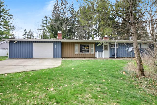 front view picture of 807 Tomahawk Lane, Niles, MI. 49120
