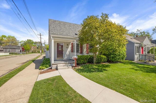 front view picture of 1258 West Blvd, Berkley, MI. 48072