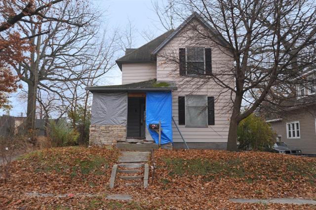 front view picture of 444 Hopsonne  Street, Grand Rapids, MI. 49503