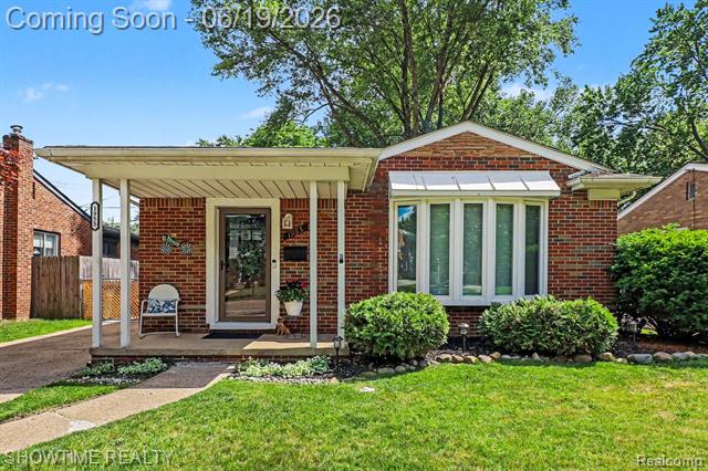 front view picture of 1955 Catalpa Dr, Berkley, MI. 48072
