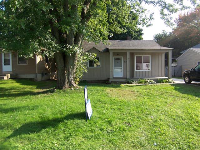 front view picture of 320 Majesticse  Street, Grand Rapids, MI. 49548