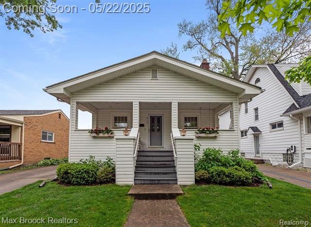 front view picture of 913 Maplegrove Ave, Royal Oak, MI. 48067