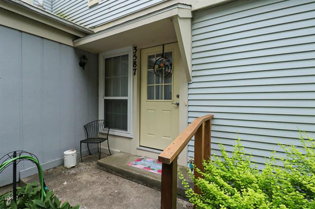 front view picture of 3587 Whispering Brookse  Drive, Grand Rapids, MI. 49508
