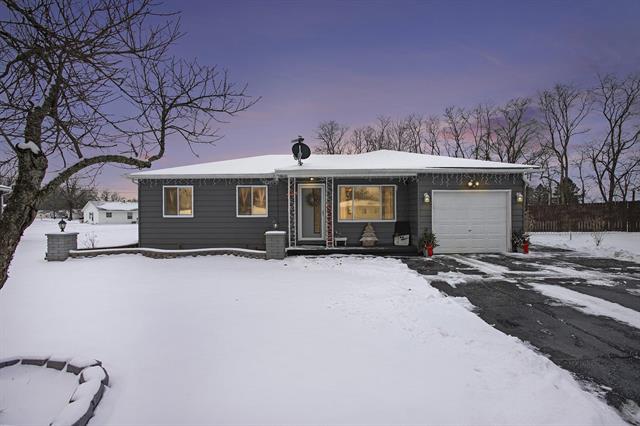 front view picture of 1000 Greenlawn Drive, Sturgis, MI. 49091