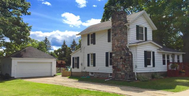 front view picture of 122 Lincoln Street, Grant, MI. 49327